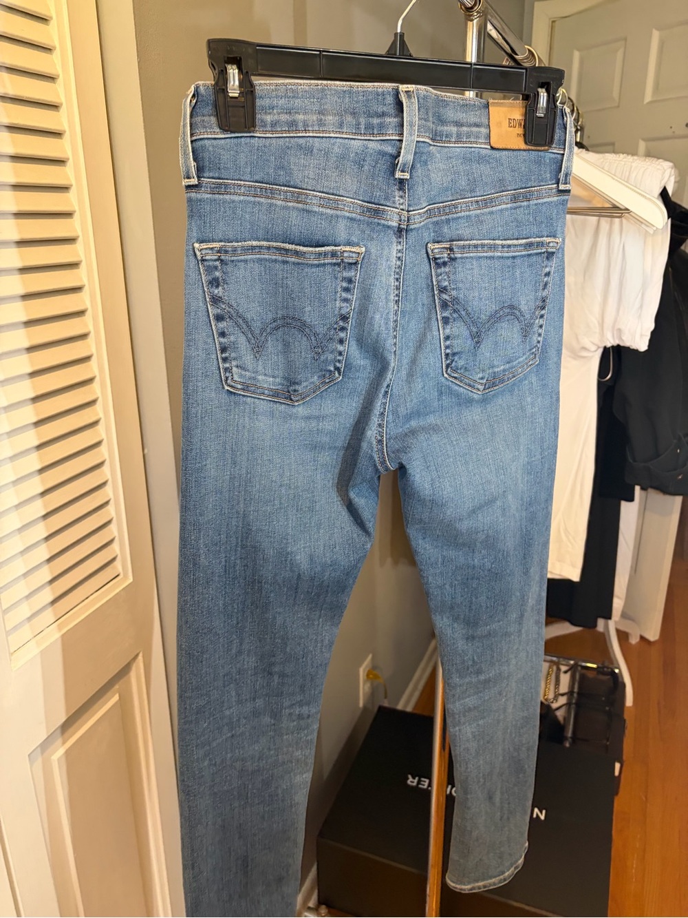 Elin Crop Edwin Women’s Light Blue Skinny Jeans - Classic Back Pocket - Picture 4 of 9